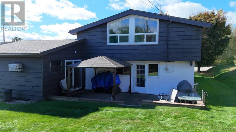 4 Timmins RD, Elliot Lake, photo 7