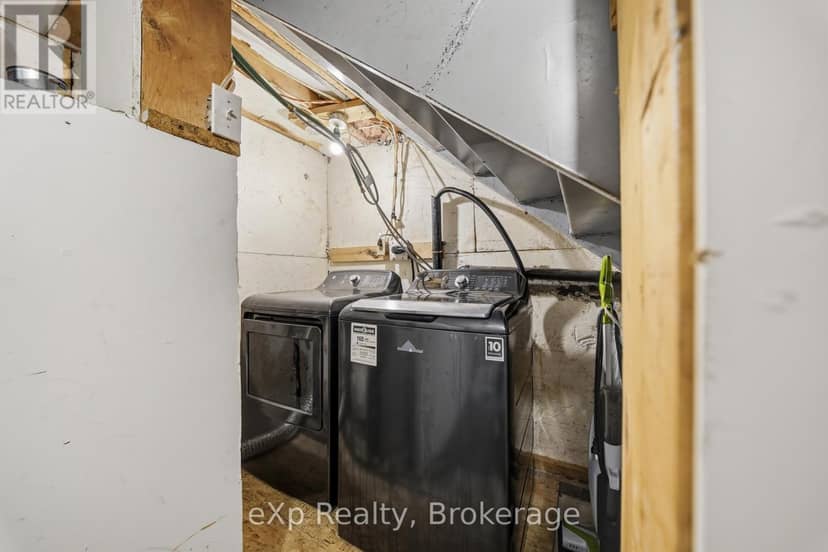 370 Sidney Street — photo 19 of 33