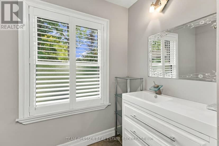 36 Braemar Crescent — photo 12 of 25