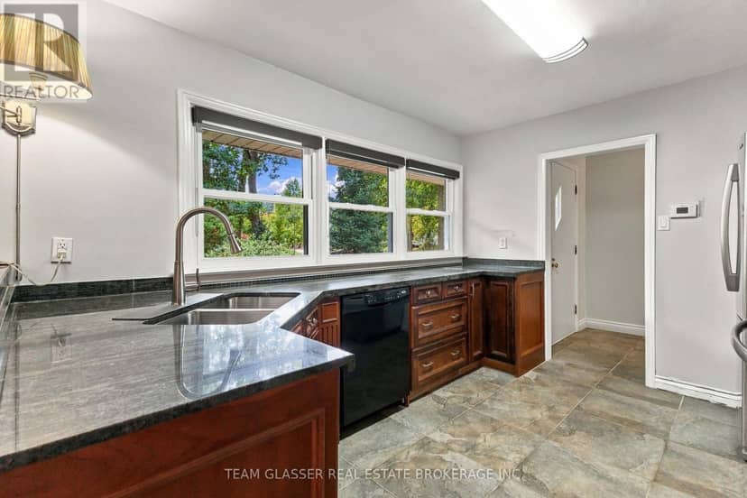 36 Braemar Crescent, London North, photo 5