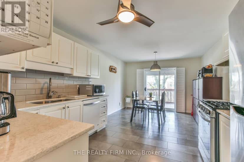 11 - 100 Stroud Crescent — photo 13 of 34
