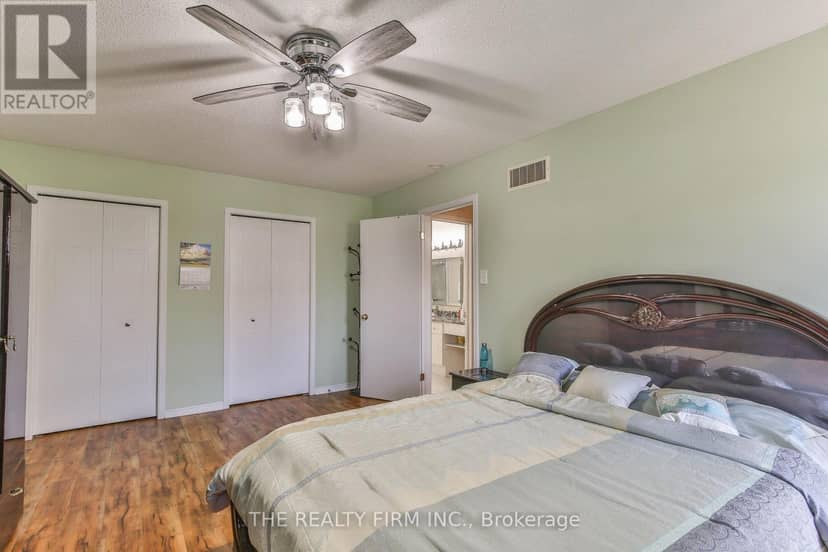 11 - 100 Stroud Crescent — photo 19 of 34
