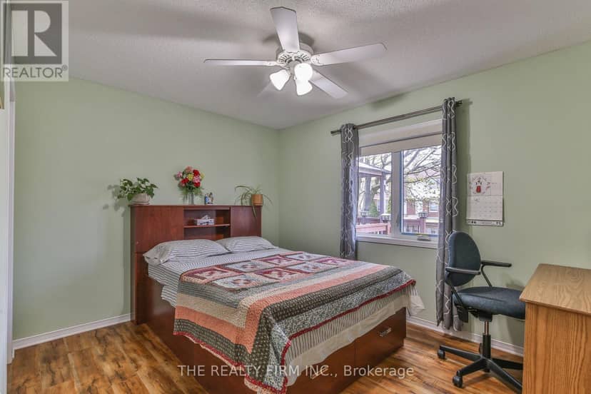 11 - 100 Stroud Crescent — photo 20 of 34