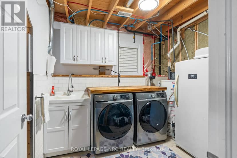 32 Lavinia Street — photo 35 of 40