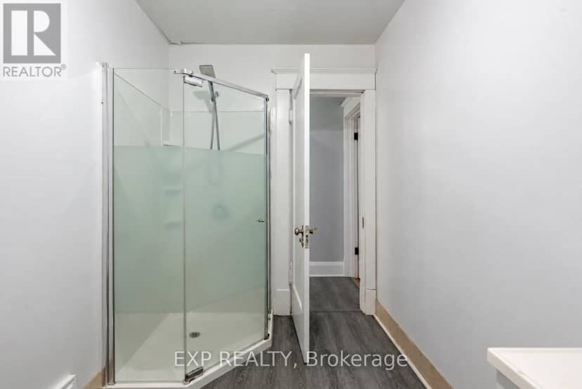 4613 Ryerson Crescent — photo 18 of 26