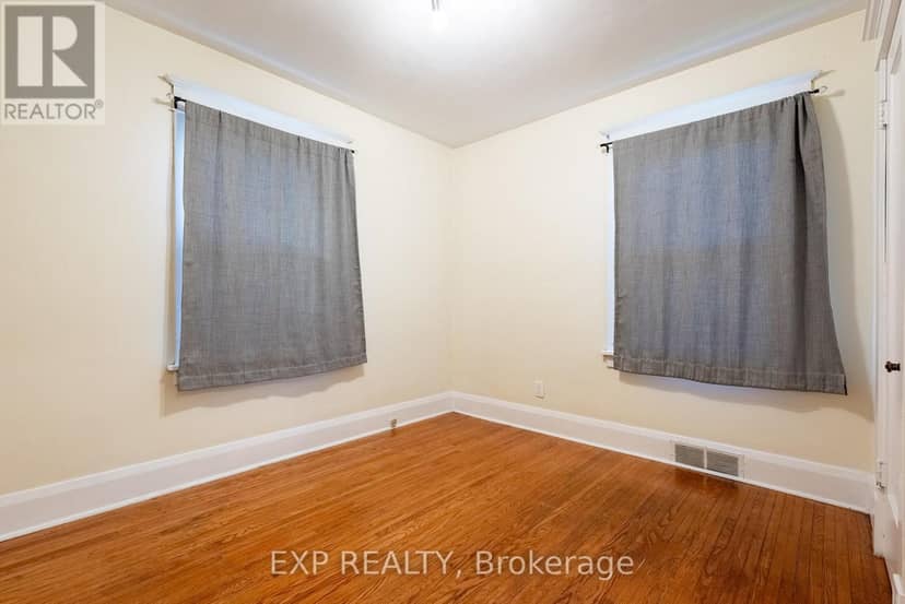 4613 Ryerson Crescent — photo 9 of 26
