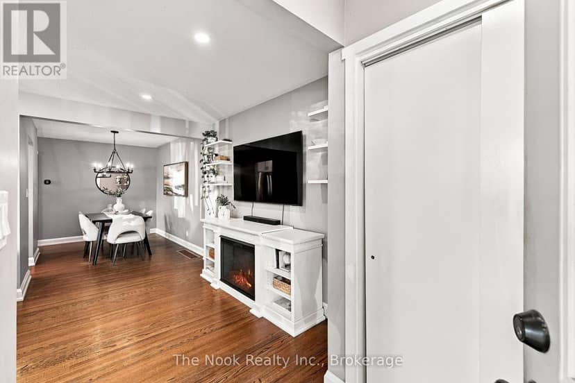 293 Brighton Court — photo 3 of 40