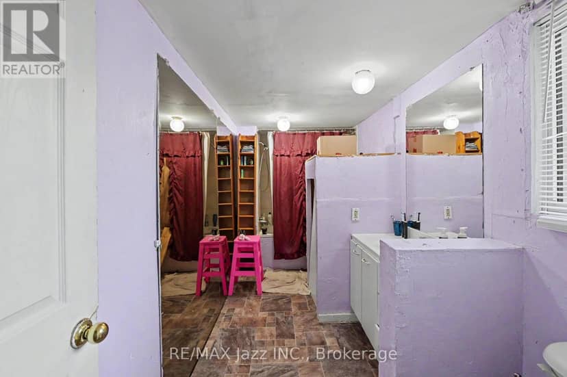 4 Hubbard Street — photo 11 of 29