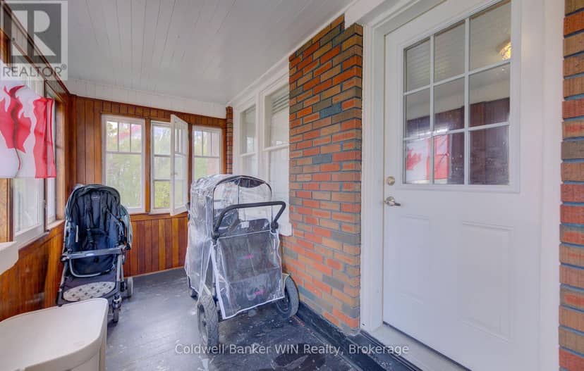 160 Queen Street E, Wellington North, photo 2