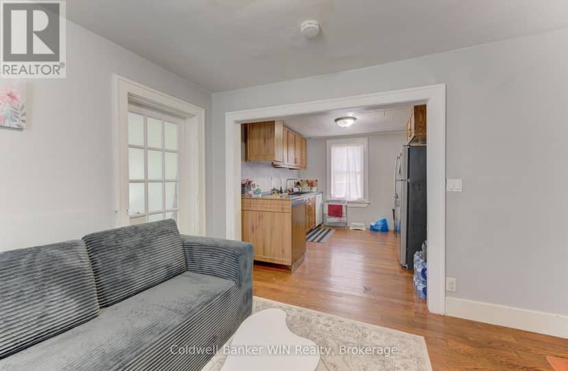 160 Queen Street E, Wellington North, photo 5