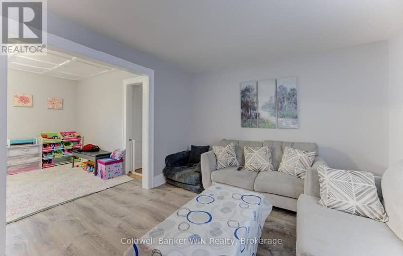 160 Queen Street E, Wellington North, photo 7