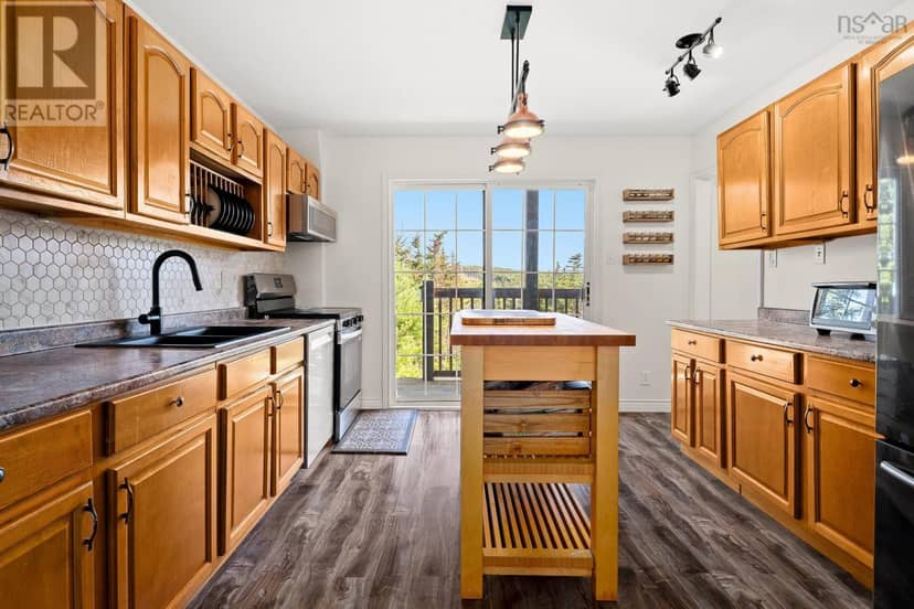 449 Causeway Road — photo 11 of 40