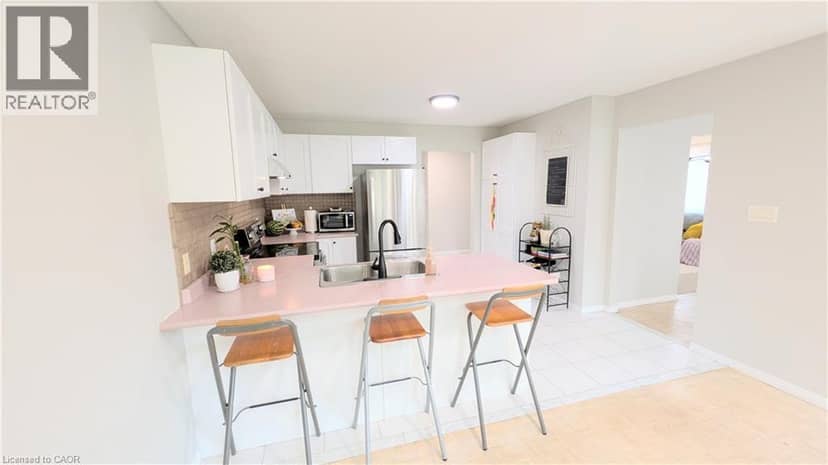 68 BENJAMIN Drive — photo 13 of 35
