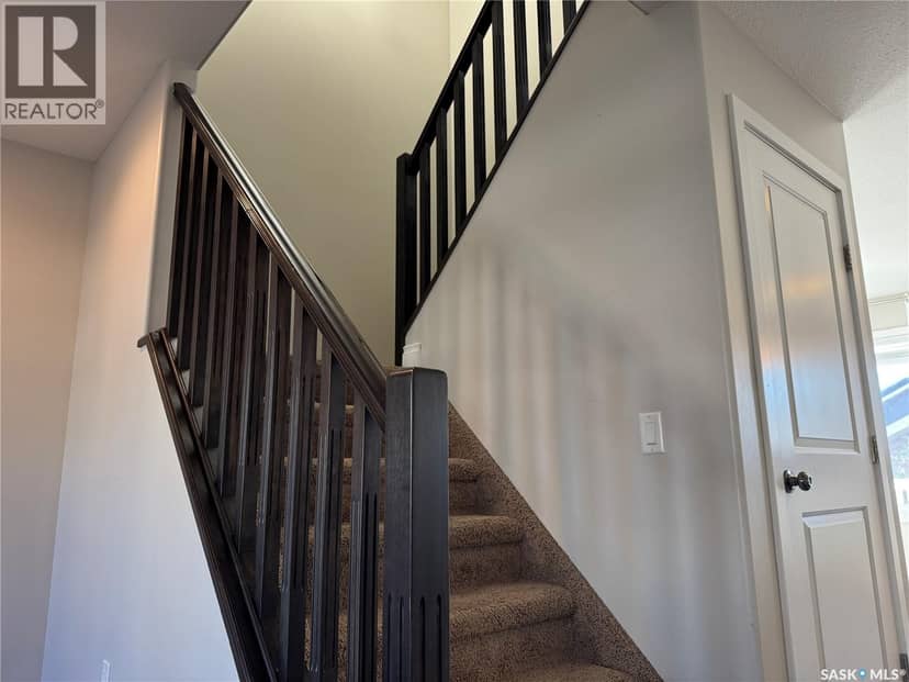 416 Redwood CRESCENT — photo 18 of 40