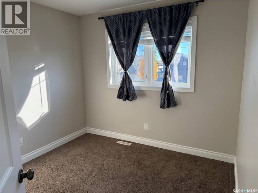416 Redwood CRESCENT — photo 26 of 40