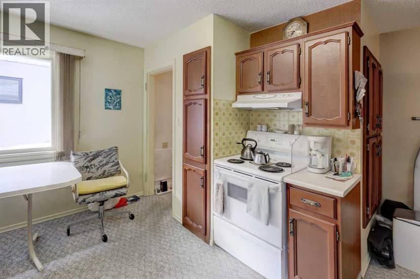 2119 Halifax Crescent NW, Calgary, photo 5