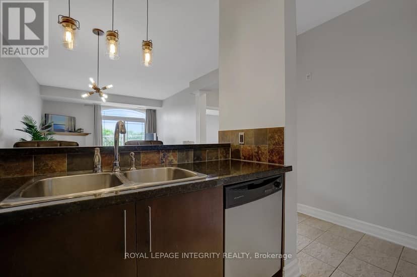 402 - 711 Churchill Avenue N — photo 15 of 23