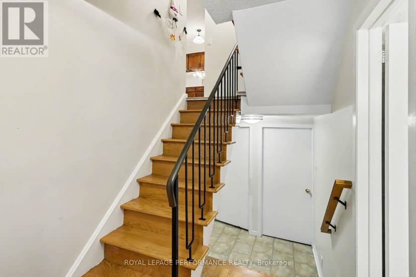 21 Pulford Crescent — photo 28 of 34