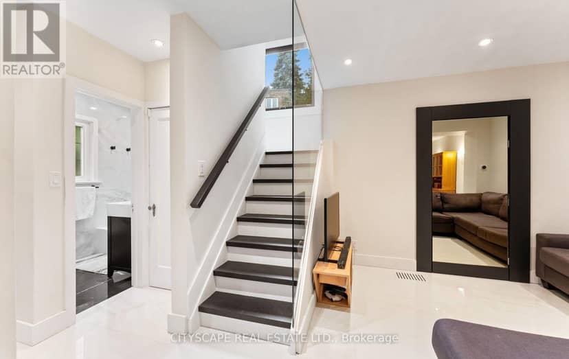 50 South Kingsway — photo 10 of 25