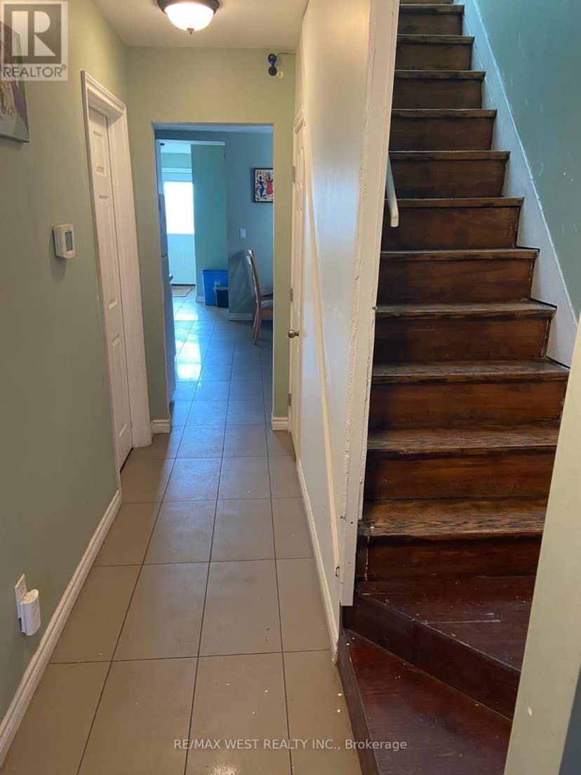 10 Fairbank Avenue, Toronto, photo 4