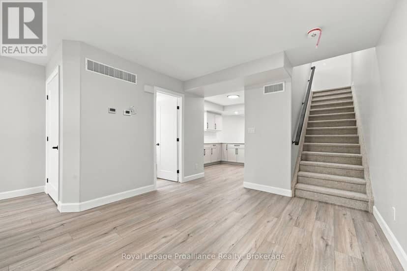 75 Cousins Crescent, Belleville, photo 4