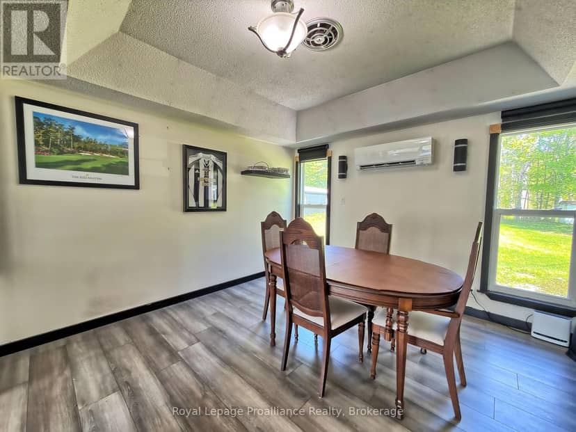 562 Cordova Road — photo 10 of 34