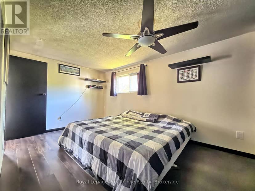 562 Cordova Road — photo 16 of 34