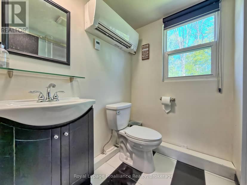 562 Cordova Road — photo 18 of 34