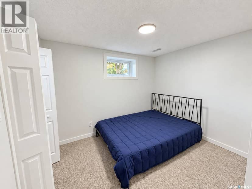 1535 Laura AVENUE — photo 15 of 26