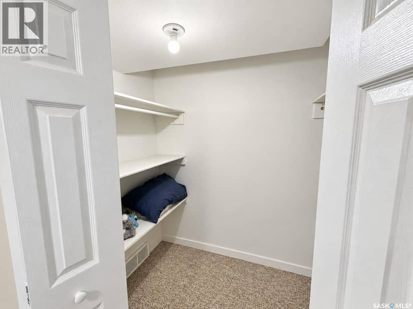 1535 Laura AVENUE — photo 16 of 26