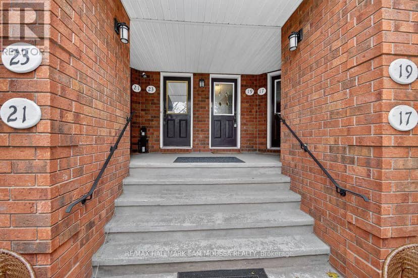 19 Colchester Square, Ottawa, photo 3