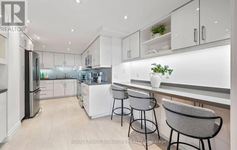 1704 - 1 Concorde Place — photo 16 of 40