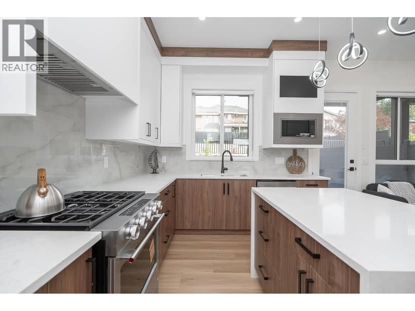 102 1149 DANSEY AVENUE, Coquitlam