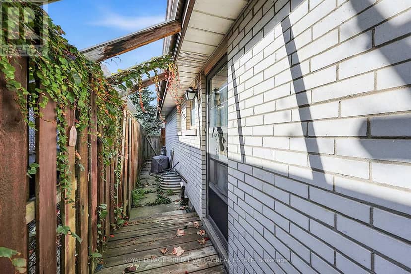 30 Palgrave Crescent — photo 40 of 40