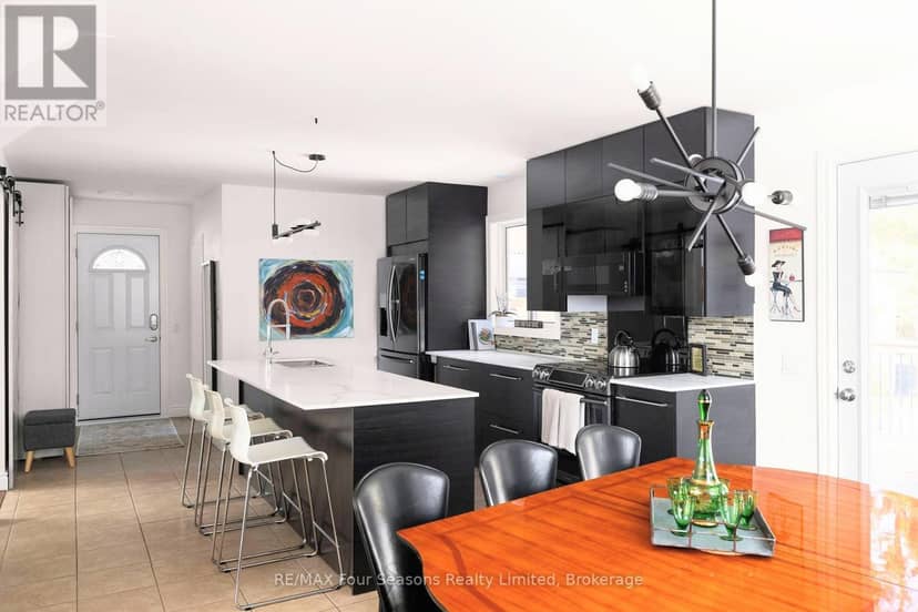 50 Amaranth Street W, East Luther Grand Valley, photo 6