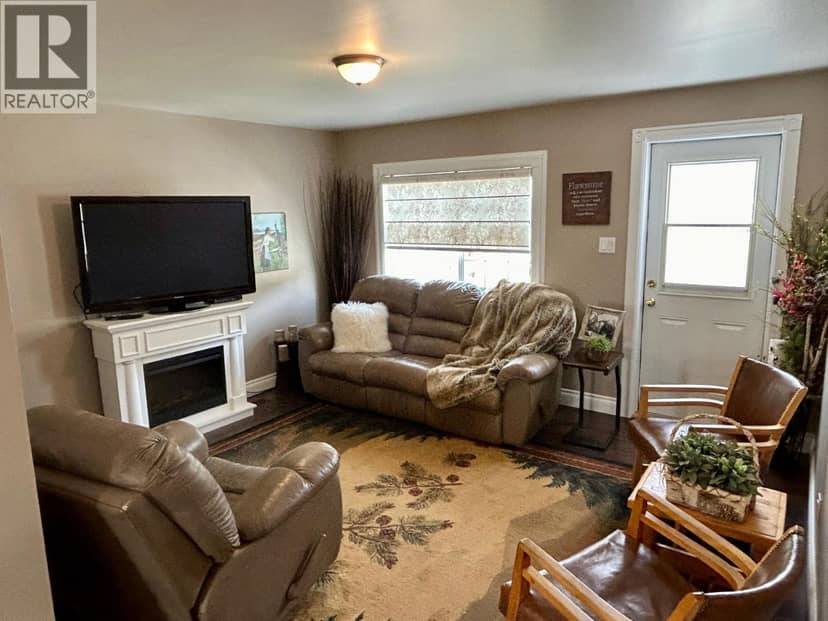 5604 49 STREET, Fort Nelson, photo 8