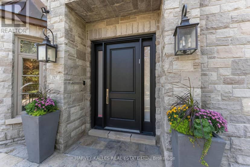 717 Woburn Avenue — photo 2 of 40