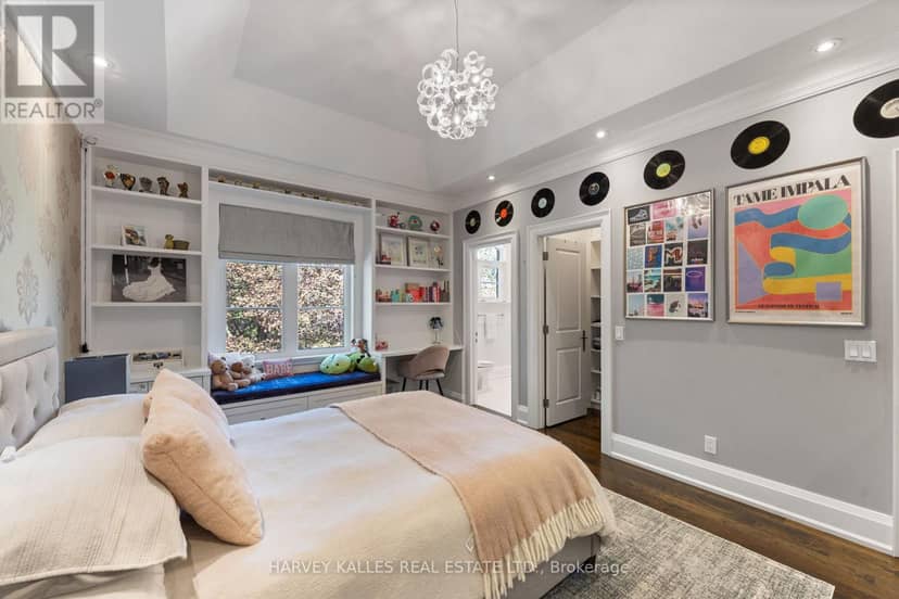 717 Woburn Avenue — photo 34 of 40