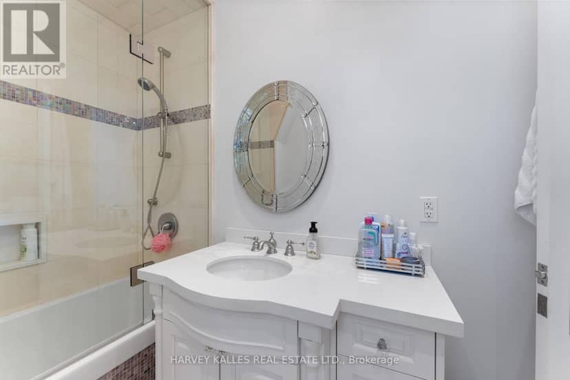 717 Woburn Avenue — photo 35 of 40