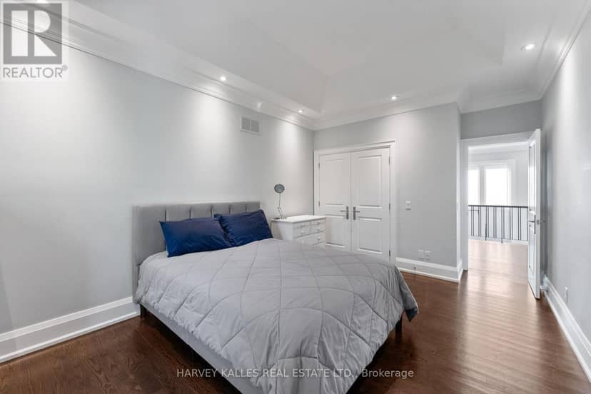 717 Woburn Avenue — photo 36 of 40