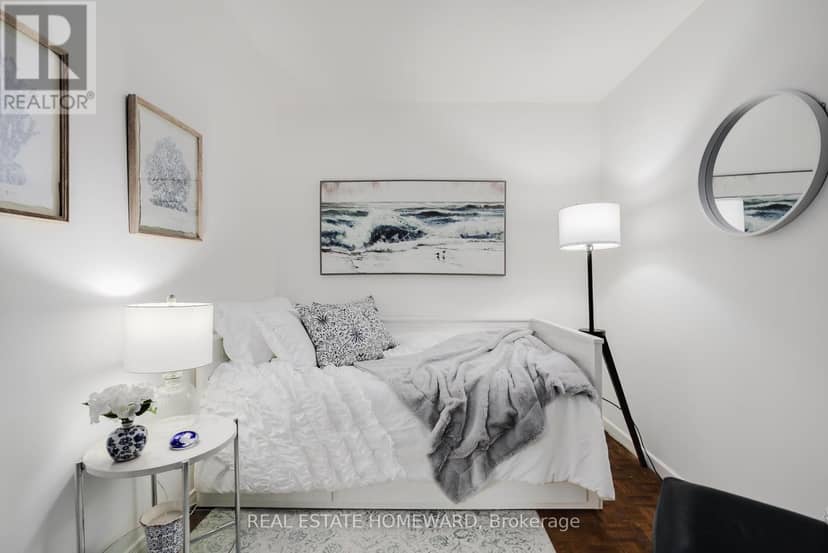 203 - 575 Avenue Road — photo 17 of 34