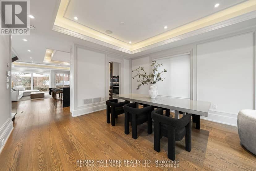 210 Horsham Avenue, Toronto, photo 8