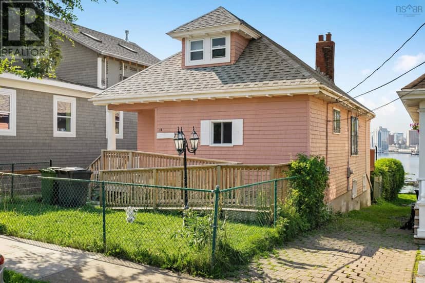 13 Fairbanks Street — photo 3 of 38