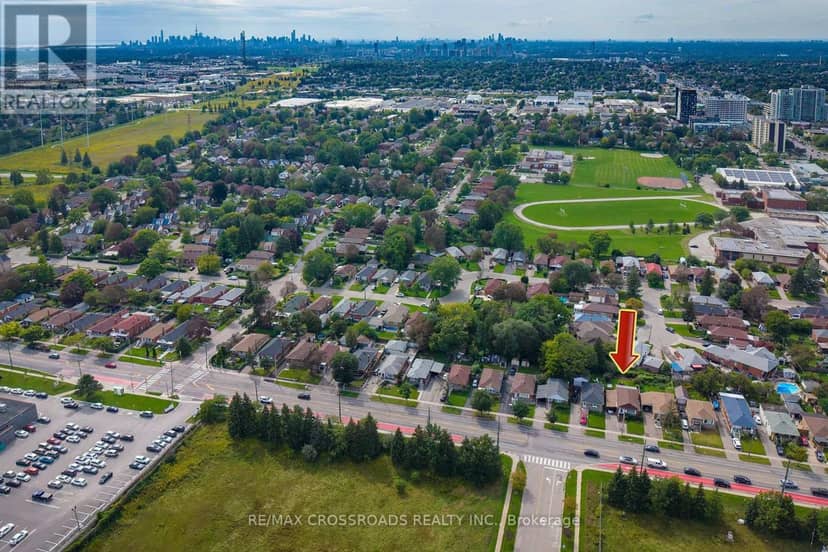 1028 Kennedy Road, Toronto, photo 2