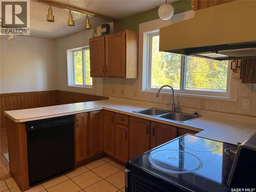 708 Studer STREET, La Ronge, photo 2