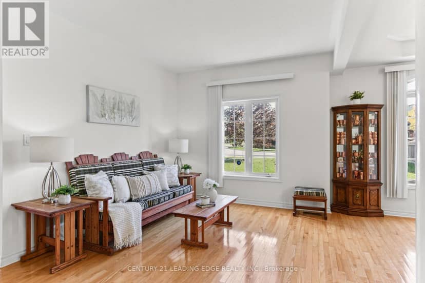 35 Hartwell Way, Aurora, photo 5