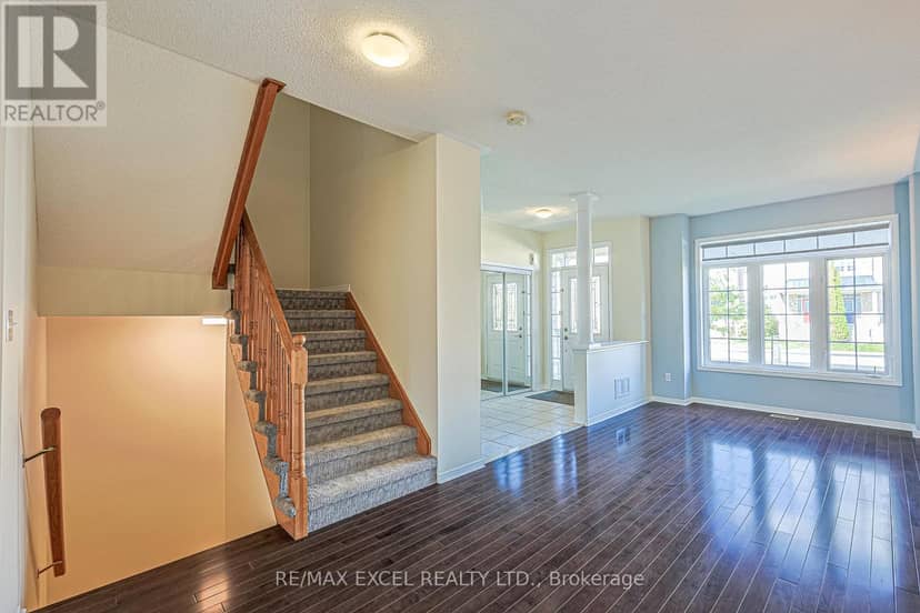 2383 Bur Oak Avenue, Markham, photo 2