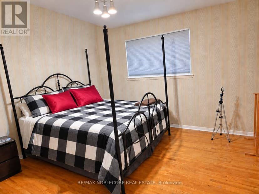 5 Conamore Crescent — photo 14 of 28