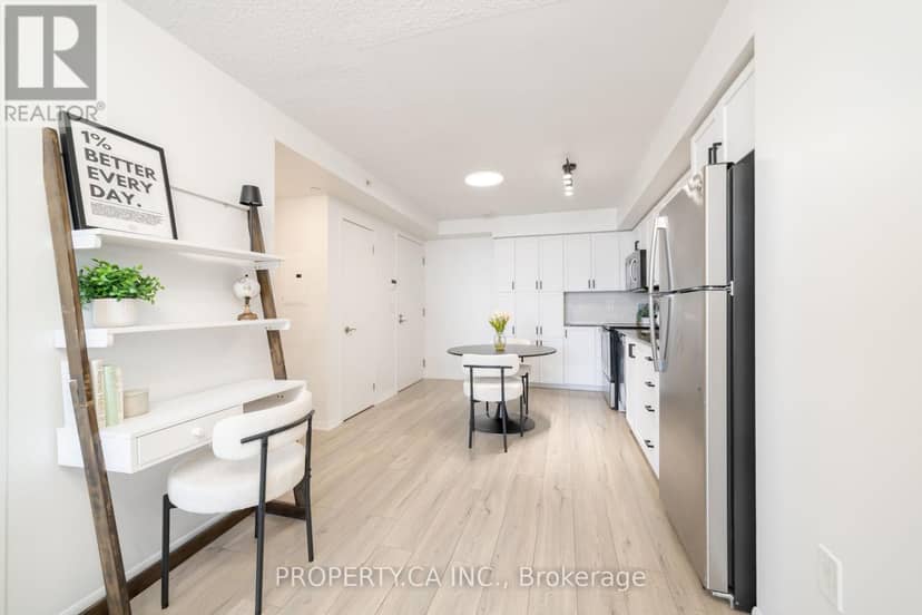 1201 - 830 Lawrence Avenue — photo 10 of 40