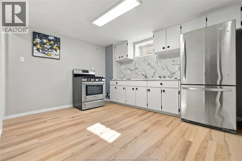 4245 WYANDOTTE STREET East — photo 25 of 38